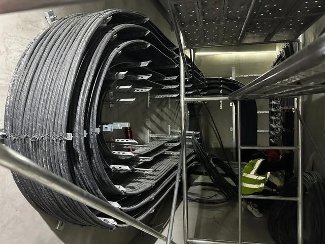 太原地铁1号线全力推进“电通”进度(图2)