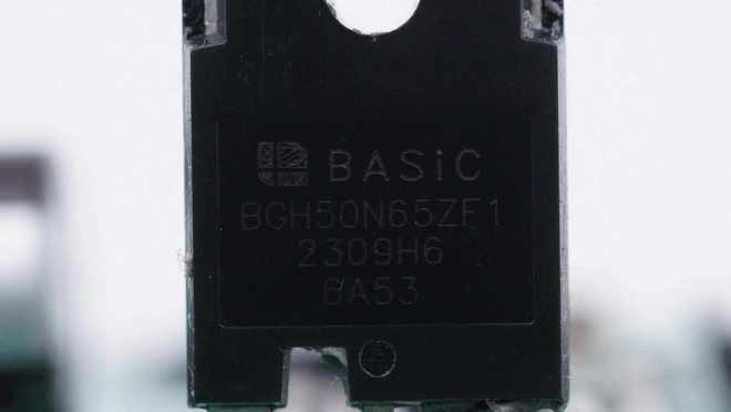 内置芯进电子电流检测芯片CC6924天技新能源1200W微逆变器拆解(图9)
