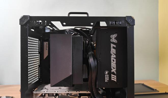 手提袋ITX电脑乔思伯C6ITX机箱装机实战(图25)