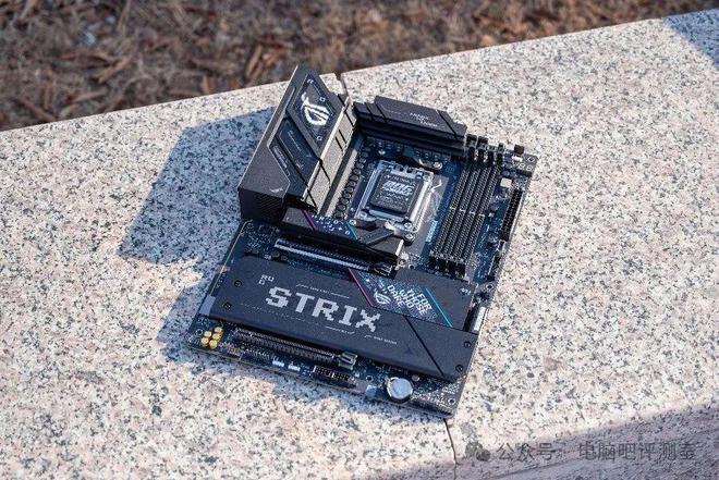 锐龙9000新座驾——华硕ROGStrixB850-E开箱体验(图1)