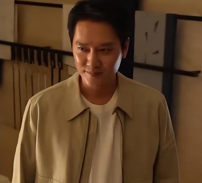 冯绍峰新剧《婚内婚外》开播22岁女配角惊艳亮相成为全剧焦点(图9)