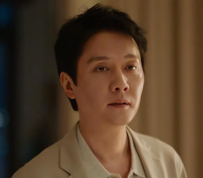 冯绍峰新剧《婚内婚外》开播22岁女配角惊艳亮相成为全剧焦点(图10)
