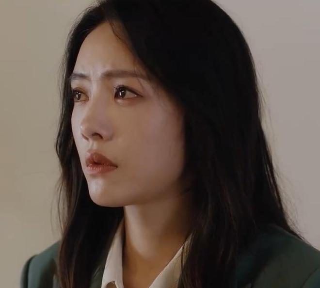 冯绍峰新剧《婚内婚外》开播22岁女配角惊艳亮相成为全剧焦点(图12)