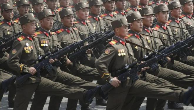朝鲜狙击枪亮相神似中国狙击枪？朝鲜这2款山寨谁的？(图2)
