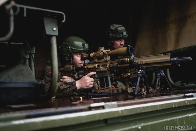 德国士兵参加2025年国际狙击手大赛有技巧才能发挥出武器的性能(图1)