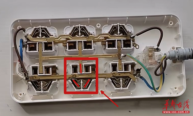 万用不等于安全！这种每家都有的插线年前就被禁止生产了(图1)