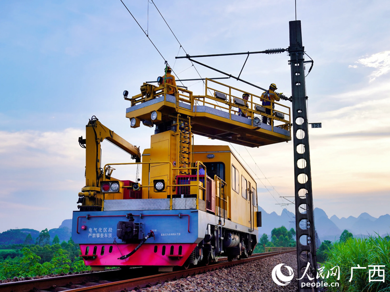 奏响黔桂铁路的供电守护“乐章”(图1)