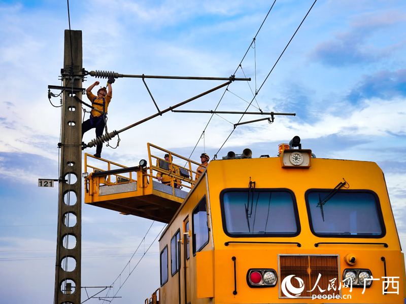 奏响黔桂铁路的供电守护“乐章”(图2)