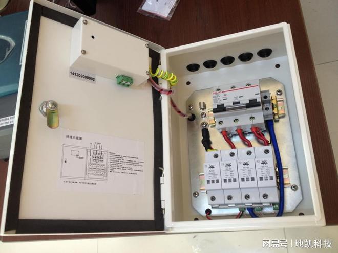 配电柜二级浪涌保护器的安装选型与行业应用方案(图2)