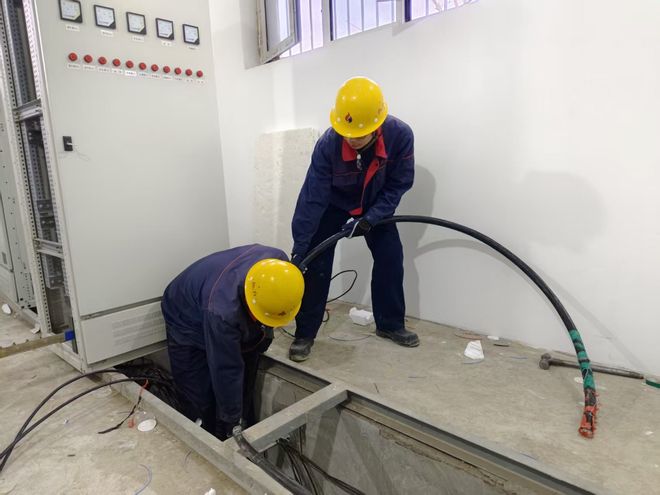 秦皇岛市热力有限责任公司安装工程分公司攻坚一线推进民生工程(图3)