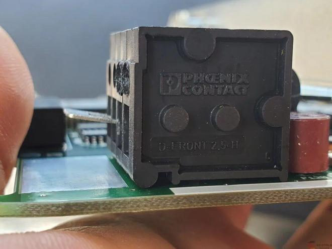 拆解“上帝的左手”西门子ET200M：看上帝如何使用芯片控制其他设备(图4)