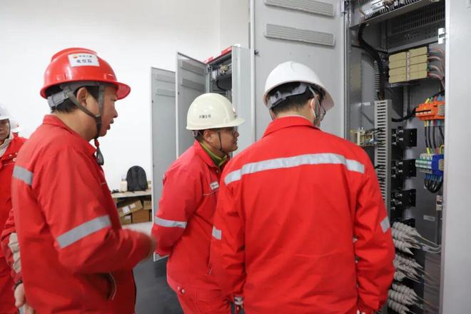 公司承建的变电所样板工程迎多方观摩(图1)