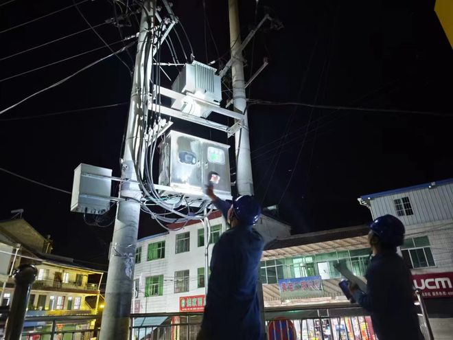 国网镇巴县供电公司寒冬里的温暖守护(图1)