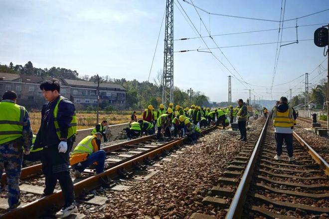 关键性突破!益湛铁路娄益段站场改造工程顺利开通(图1)
