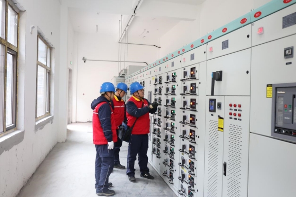 国网重庆城口供电公司：电力护航筑通途银百启运保畅通(图1)