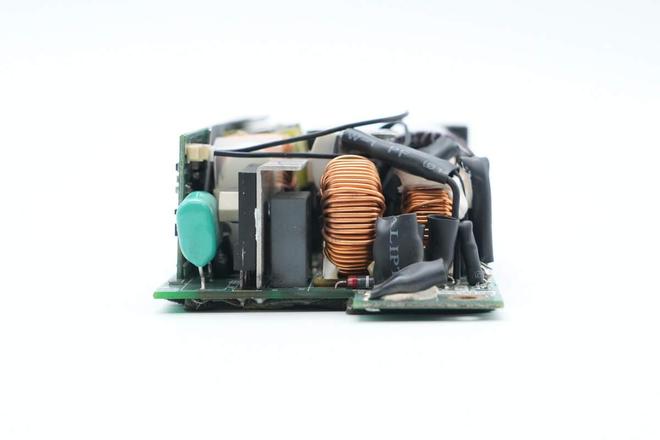 PFC+LLC+同步整流架构设计台达550W碳化硅服务器电源拆解(图3)