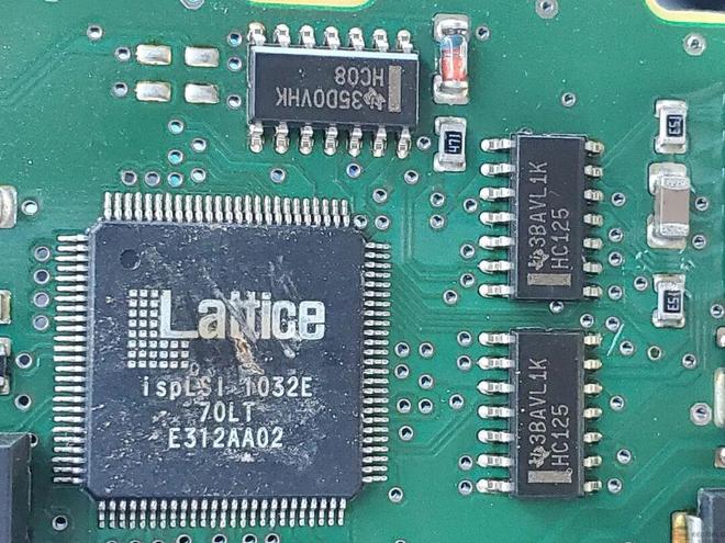 拆解“上帝的左手”西门子ET200M：看上帝如何使用芯片控制其他设备(图3)