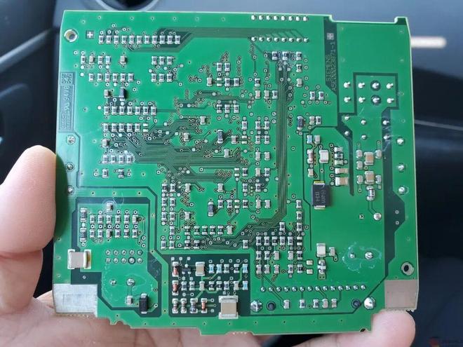 拆解“上帝的左手”西门子ET200M：看上帝如何使用芯片控制其他设备(图11)